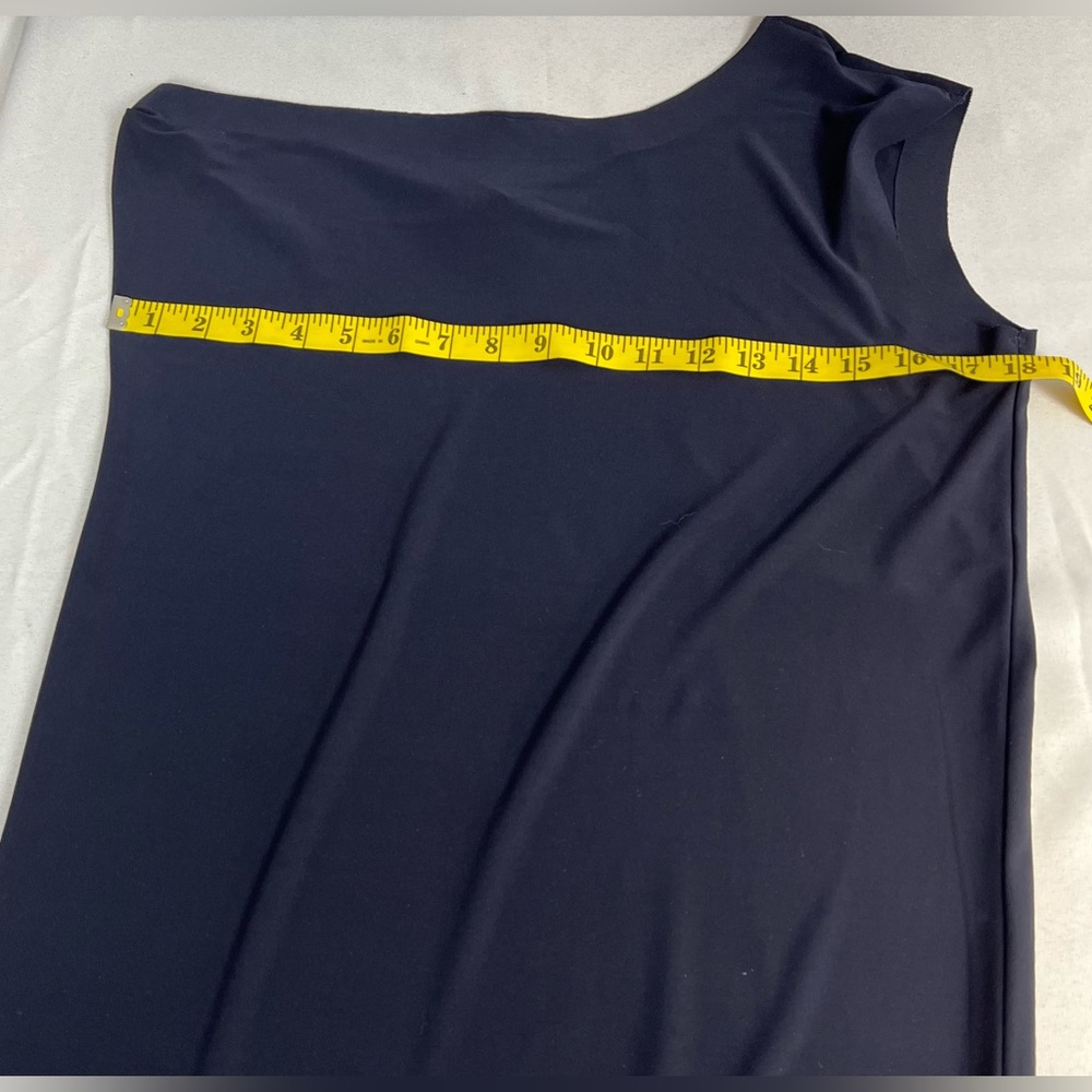 Norma Kamali Navy Midi Dress
Excellent condition - Picture 9 of 9